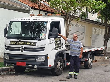 Remoção de Caminhões na Avenida do Rio Pequeno